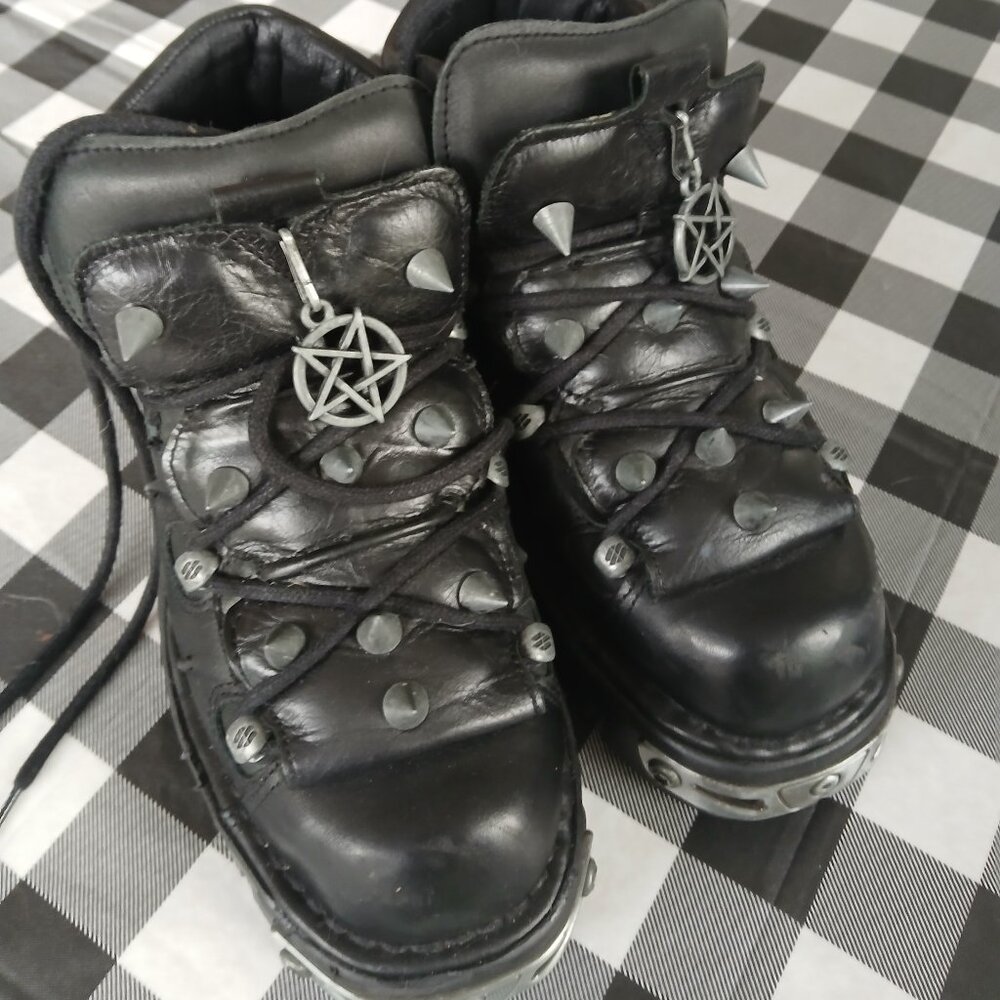 New Rock Black Leather Spiked Ankle Boots-110-S  Euro size 40 US / 9.5 Womens US